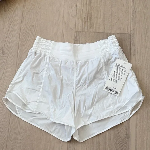 NWT Lululemon Hotty Hot HR Short 4” - Size 8 - Picture 1 of 6